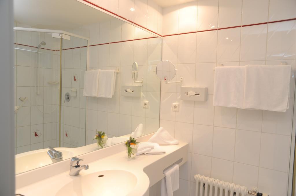 Hotel Gasthaus Adler Bad Waldsee Room photo